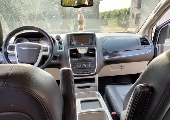 Chrysler Town &amp; Country cena 54500 przebieg: 160000, rok produkcji 2013 z Tuliszków małe 232